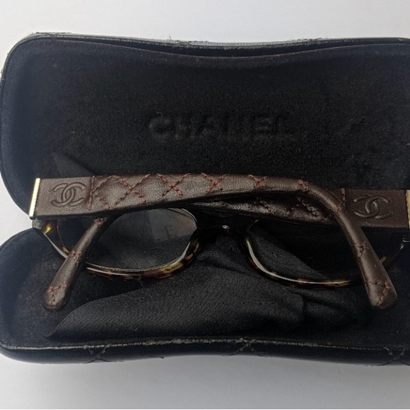 Chanel Quilted Sunglasses Case with Tortoise Shell Glasses - Picture 5 of 7